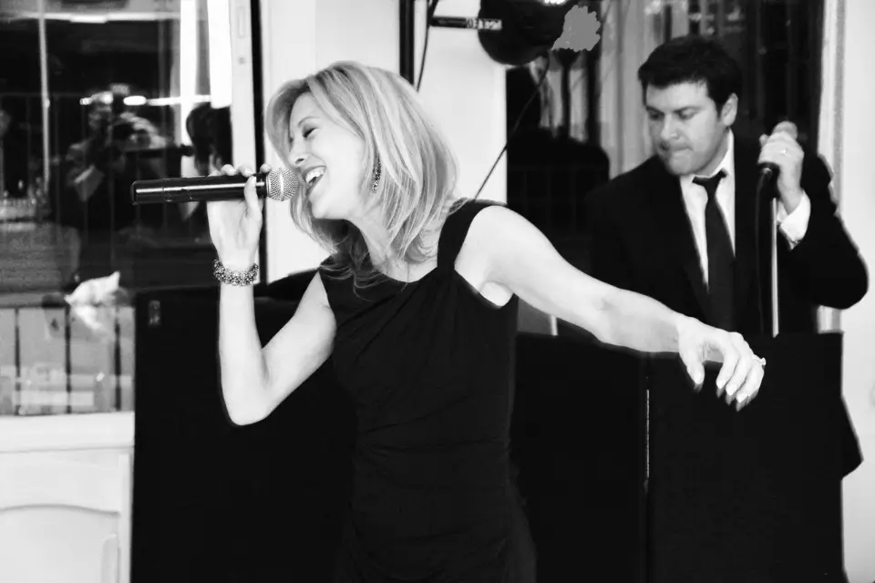 Liza & Josh performing live music in Bergen County, bringing live music to restaurants and events throughout North Jersey.